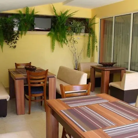 Family Selena Otel 2*